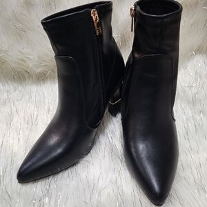 London Fog Sleek Black Ankle Booties With Gold Detail Sz 9.5